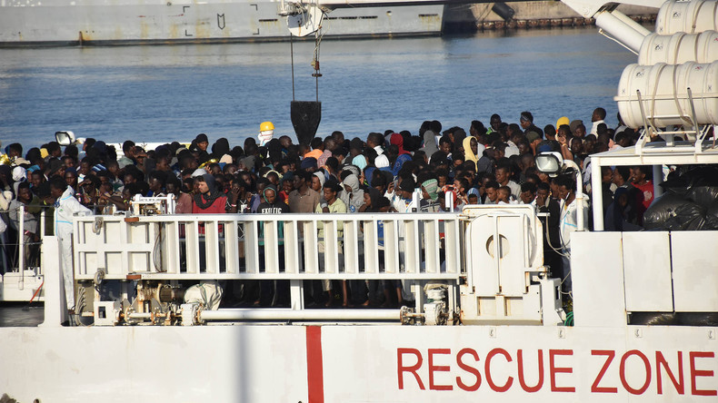 Schiff mit Migranten darf nicht in Italien einlaufen – erstmals italienisches Boot abgewiesen