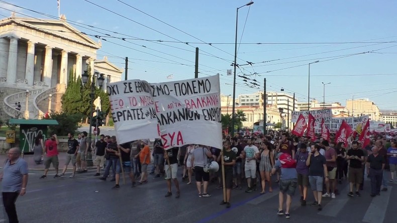 Griechenland: Anti-NATO-Demonstranten marschieren durch Athen