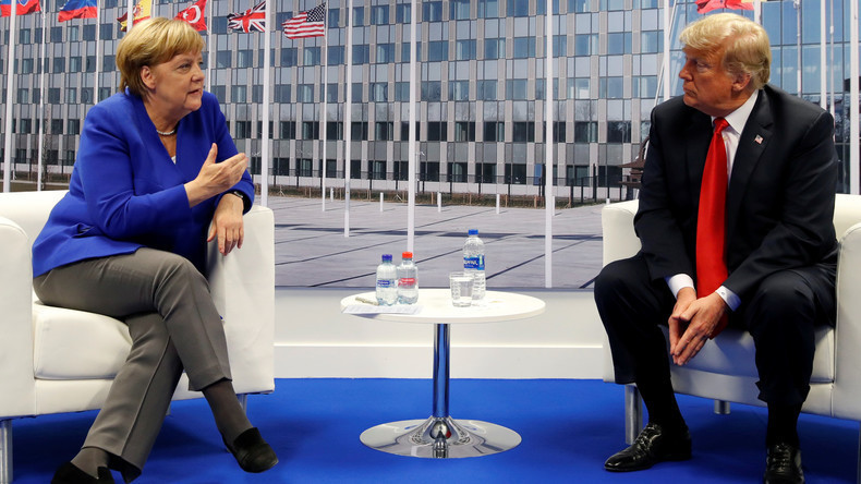Neues aus der NATO-Anstalt: Nach Ausstiegs-Drohung versichert Trump Bündnistreue und lobt Merkel