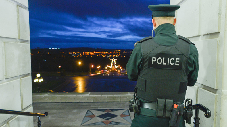 Unbekannte werfen Sprengkörper auf Haus von Ex-Sinn-Féin-Chef Gerry Adams