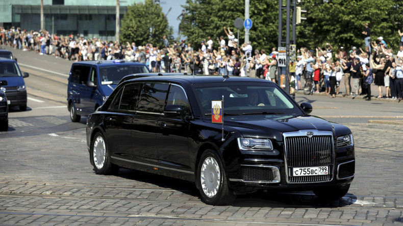 Erste Auslandsreise für Putins Limousine: Staatskarosse "Aurus" debütiert in Finnland