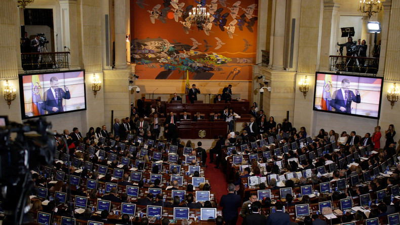 Frühere FARC-Rebellen nehmen ihre Sitze in Kolumbiens Parlament ein