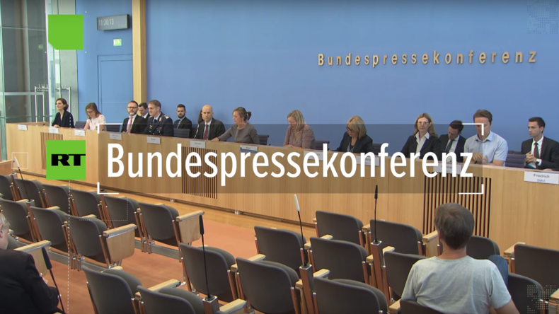 Regierungspressekonferenz: Weißhelme dürfen "als politische Maßnahme" mit Familien nach Deutschland