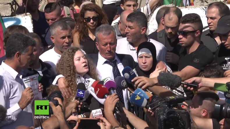 Palästina: Nach israelischer Haft Teenagerin Tamimi zurück in den Armen der Eltern