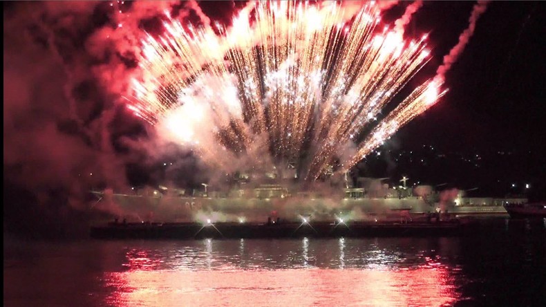 Sewastopols Schwarzmeerflotte: Großes Feuerwerk am Tag der Marine