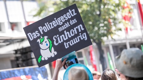 Tausende demonstrieren in Düsseldorf gegen Polizeigesetz