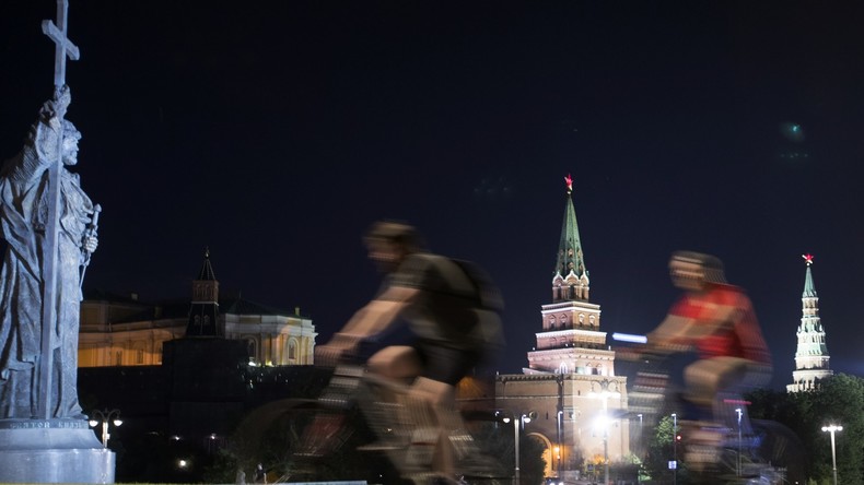 Für bessere Fahrradwege: 20.000 beteiligen sich an nächtlicher Fahrradparade in Moskau