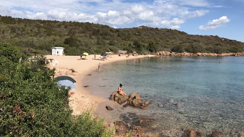 Teures Mitbringsel: Urlauber zahlt 1.000 Euro Strafe für Mitnahme von Strandsand aus Sardinien