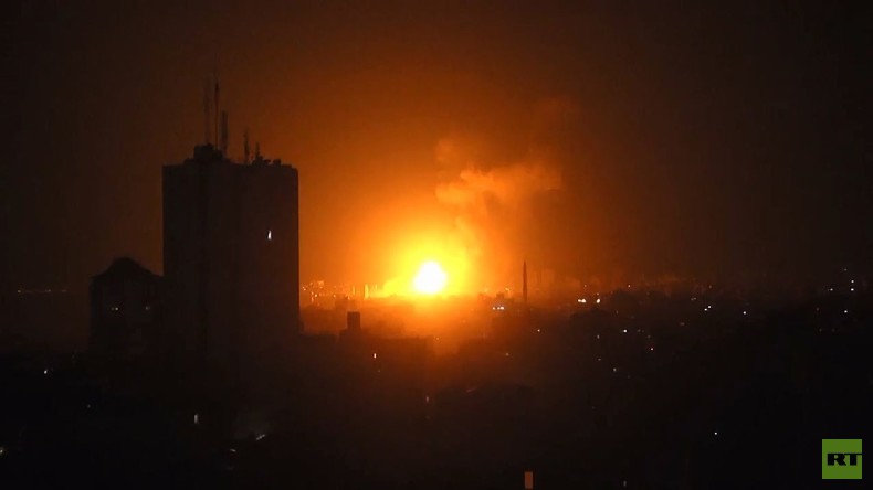 Palästina: Israelische Luftangriffe über Gaza