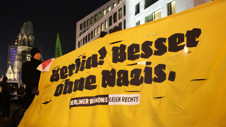 LIVE: Rudolf-Heß-Kundgebung europäischer Neonazis in Berlin - Gegendemos angekündigt