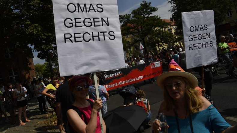 Proteste gegen Neonazi-Aufmarsch zum Tod von Rudolf Heß