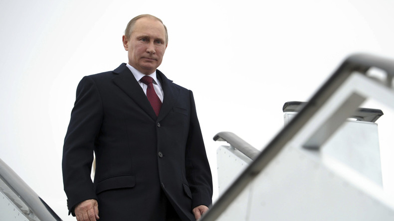 Video: Wladimir Putin landet in Berlin 
