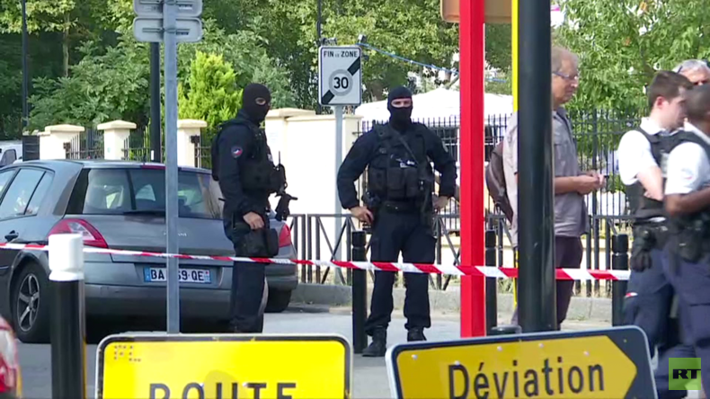 IS bekennt sich zu Messerattacke in Pariser Vorort: Eine Person getötet und zwei Schwerverletzte