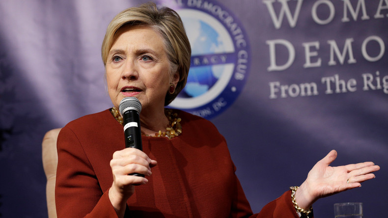 Sie ist wieder da: Hillary Clinton sammelt Spenden mittels "intimer Abendessen"