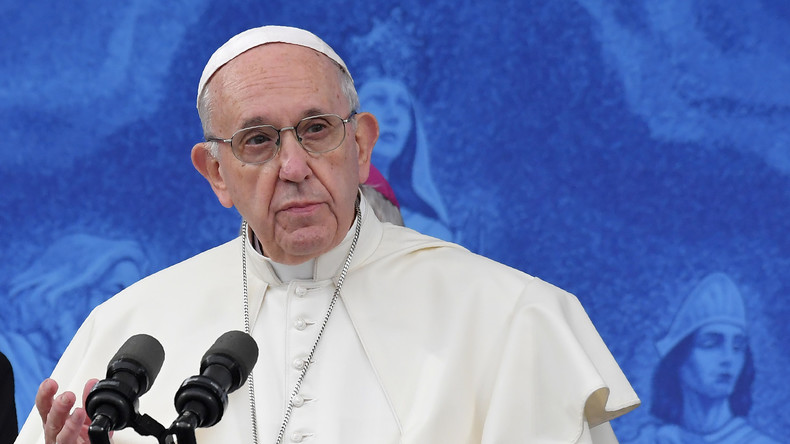 Papst Franziskus bittet nach Missbrauchsfällen in Irland um Vergebung
