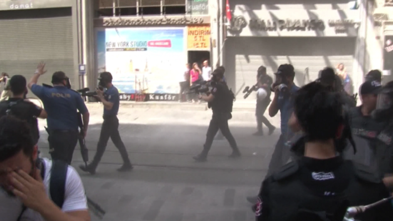 Türkei: Wegen Terrorunterstützung – Polizei löst gewaltsam Protest von "Samstagsmüttern" auf 