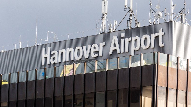 Flughafen Hannover: Zoll findet Schädel in Koffer