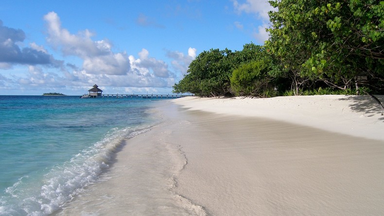 Geiseln im Paradies: Hotel auf Malediven hilft Urlaubern, ihren Reisepass zu vernichten