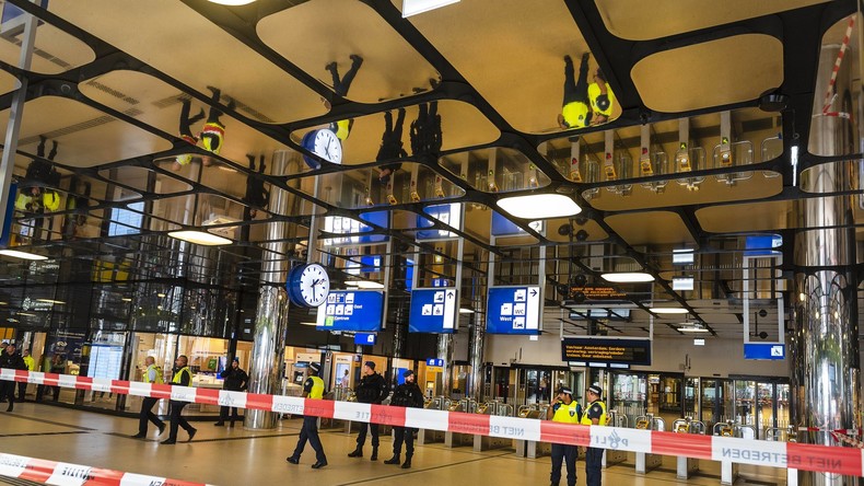 Messerattacke am Amsterdamer Hauptbahnhof war Terroranschlag – Angreifer lebte in Rheinland-Pfalz 