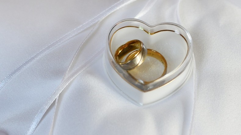 Wenn auch der Tod sie nicht scheiden kann: Philippinerin heiratet ihren Freund bei seiner Beerdigung