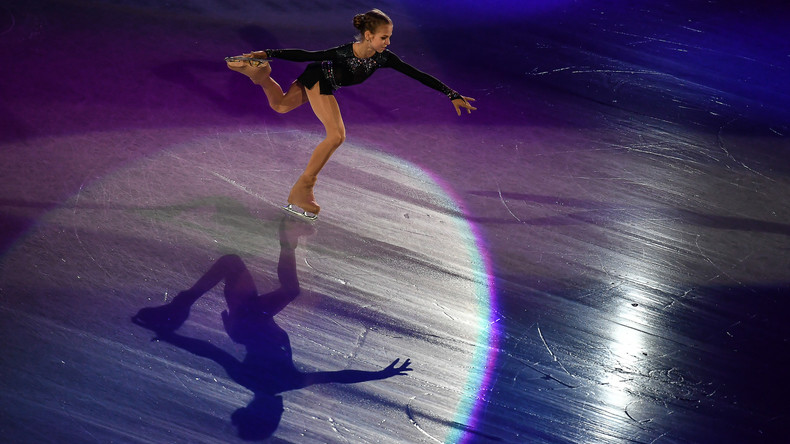Alexandra Trussowa springt als weltweit erste Eiskunstläuferin vierfachen Lutz