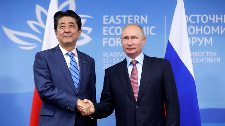 LIVE: Pressekonferenz von Wladimir Putin und Shinzo Abe