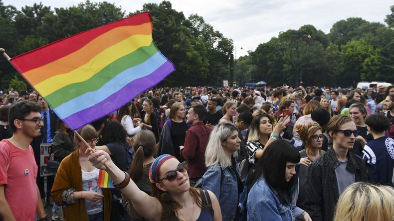 Rumänien billigt Referendum über Verschärfung des Verbots der Homo-Ehe