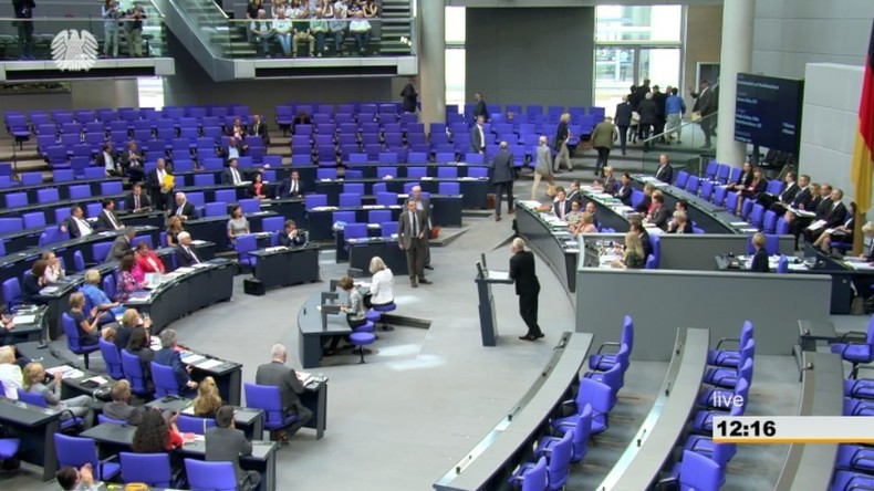 "Rechtsradikale wie in den 30ern": AfD verlässt nach Schmährede Bundestagssaal (Video)