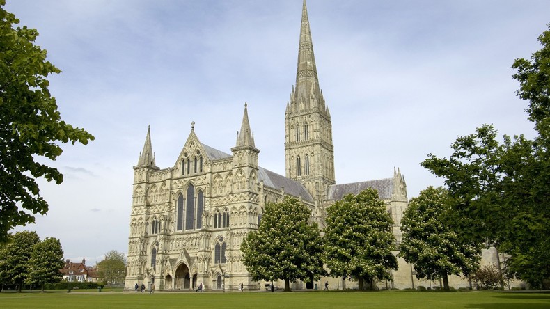Ereignisreiche Reise: TripAdvisor sperrt Seite von Salisbury-Kathedrale nach Ansturm von Spaßvögeln