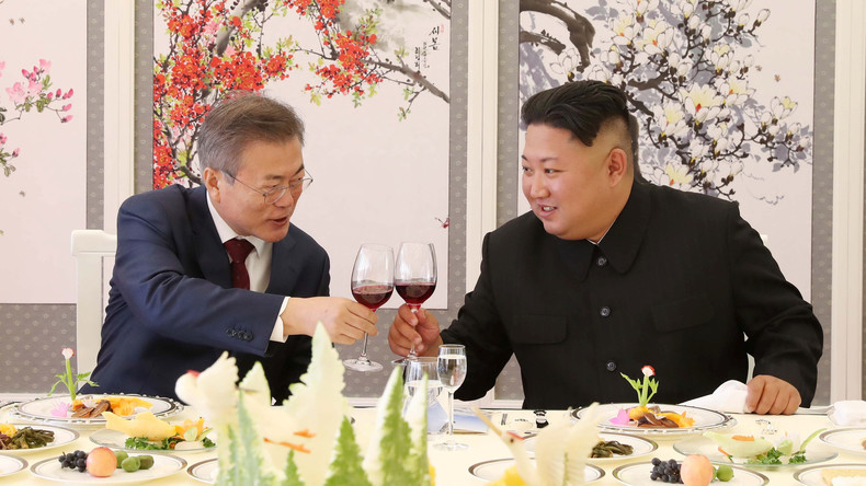 Südkoreas Präsident Moon Jae-in informiert Donald Trump in New York über Korea-Gipfel