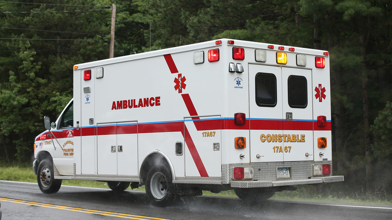 USA: Frau klaut Rettungswagen, während Ärzte Patienten reanimieren