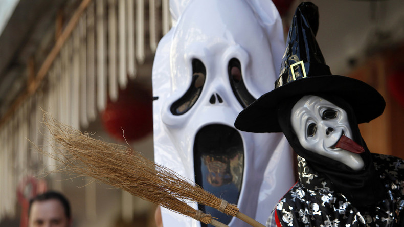 Probeliegen im Sarg als Halloween-Spektakel: US-Erlebnispark lockt mit Gratistickets