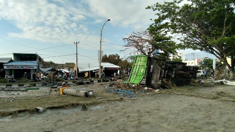 Dutzende Tote durch Erdbeben und Tsunami in Indonesien