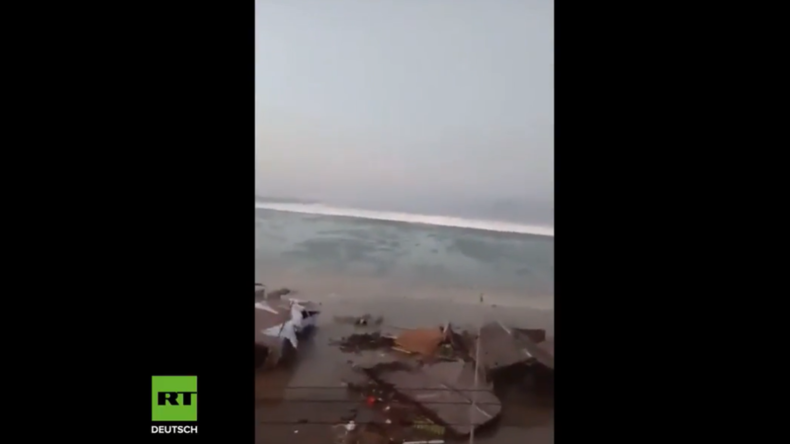 Erschreckende Aufnahmen nach Beben und Tsunami in Indonesien – Hunderte Tote
