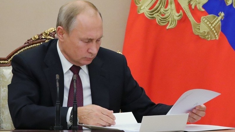 Nach Fragerunde im Juni - Putin regt Gesetzesnovelle gegen Hass im Internet an