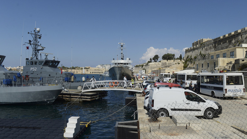 Militär rettet 120 Migranten aus Seenot vor Malta