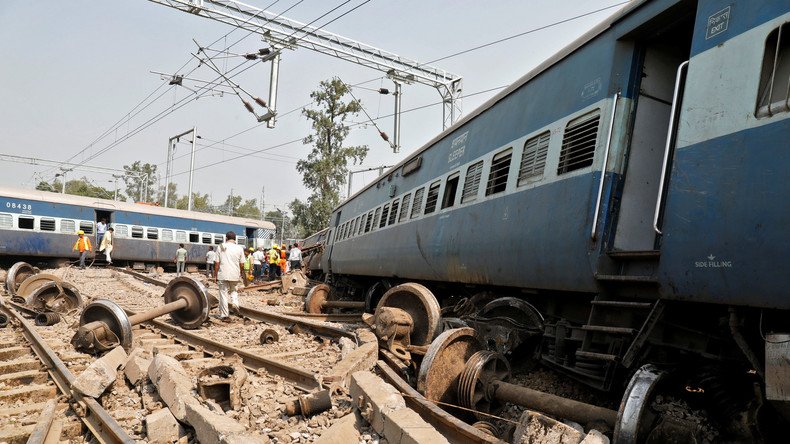 Zug in Indien entgleist - Mindestens sieben Tote 