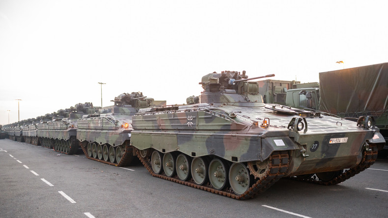 Kampfpanzer der Bundeswehr treffen zu größtem NATO-Manöver seit Ende des Kalten Krieges ein