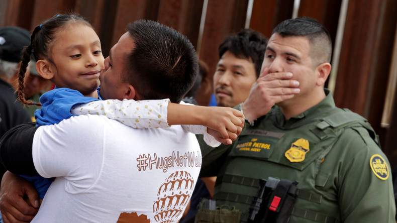 Familientreffen für drei Minuten an Grenze zwischen USA und Mexiko