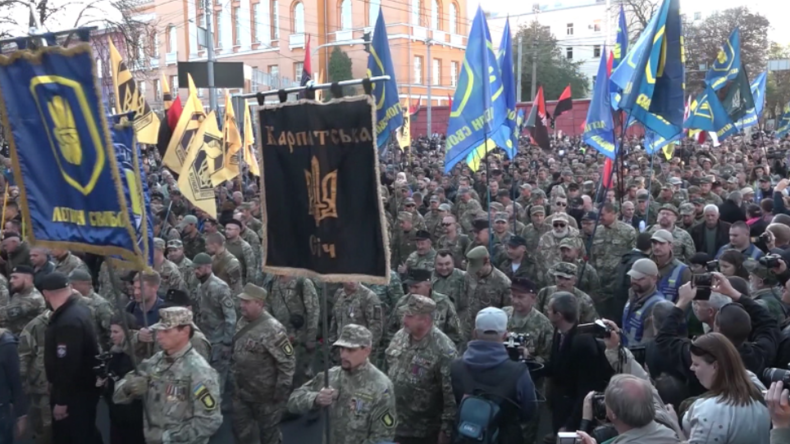 "Tod den Moskauern!" 15.000 Radikale marschieren zu Ehren des Hitler-Kollaborateurs Bandera in Kiew 