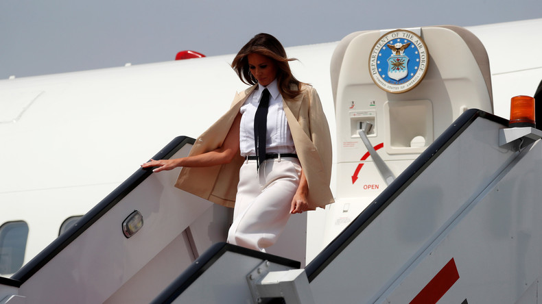 Rauch zwingt Flugzeug von First Lady Melania Trump zur Rückkehr 