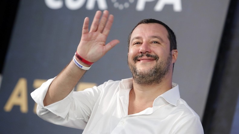 Salvini will am Budget-Plan festhalten und vielleicht bei EU-Wahl kandidieren 