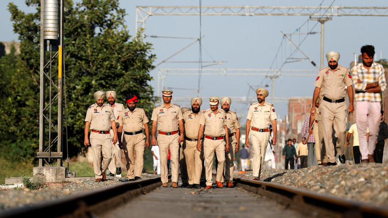 Über 60 Tote bei Zugunglück in Indien – Bahn weist Verantwortung zurück