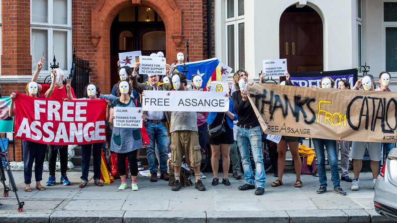 Rafael Correa: Ecuador will Assange zum Verlassen der Botschaft bewegen (Video)
