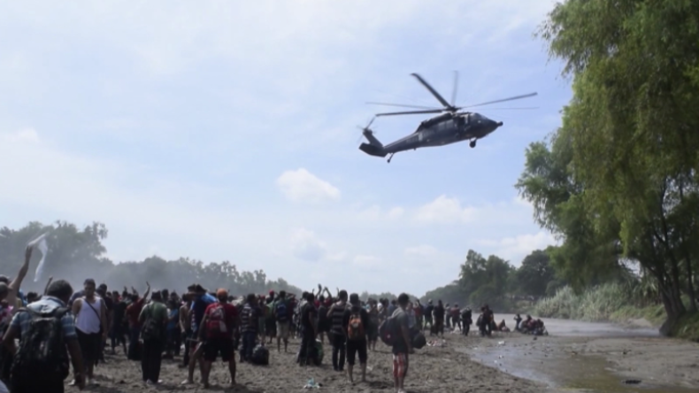 Weitere Migranten-Karawane überquert trotz Abschreckungsversuche mit Hubschrauber Mexiko-Grenze