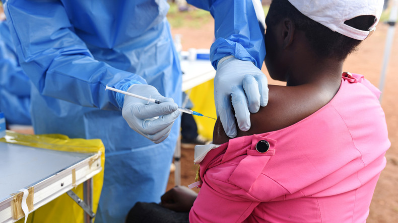 Ebola-Virus breitet sich weiter aus - Uganda beginnt Ebola-Impfungen 
