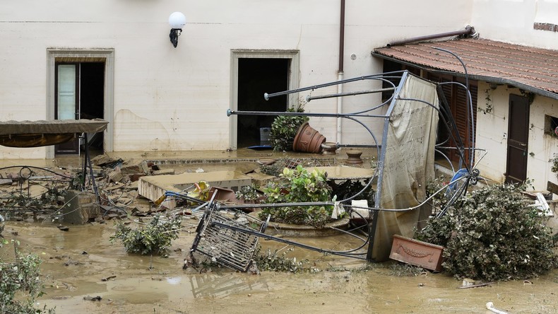 Unwetter in Italien: Taucher bergen neun Leichen aus geflutetem Landhaus