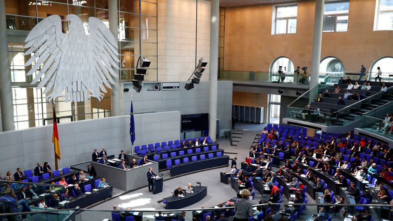LIVE: 60. Sitzung des Bundestags – Lebensverhältnisse in Ost und West, Fragestunde, Cum-Ex-Skandal