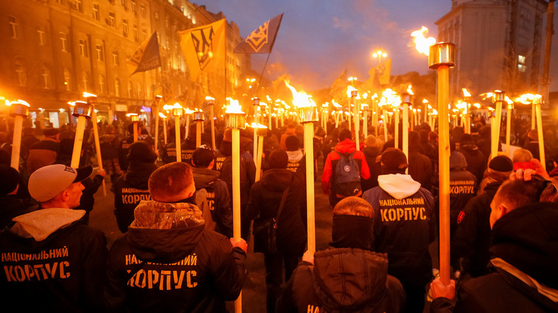 FBI: Ukrainisches Neonazi-Bataillon Asow hat Extremisten in den USA trainiert