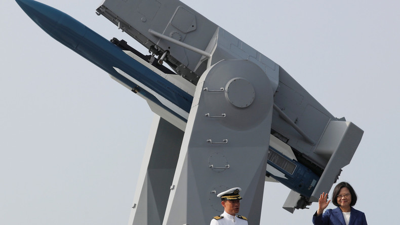 Taiwans Präsidentin weiht zwei ehemalige US-Fregatten ein: "Nicht einen Schritt weichen"